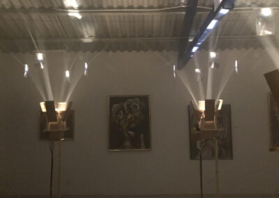 Exposición de la luz y el abismo