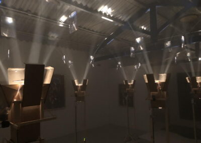 Exposición de la luz y el abismo